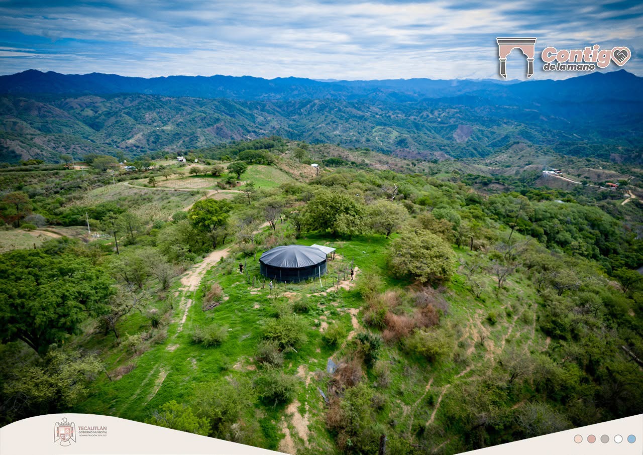 Instalación de membrana de 200 mil litros en la Localidad del Rayo, Municipio de Tecalitlán.